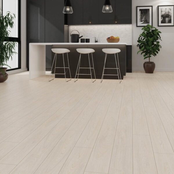 Çamsan Avangard Seri Safir Çam 4535 laminat parke döşenmiş oda