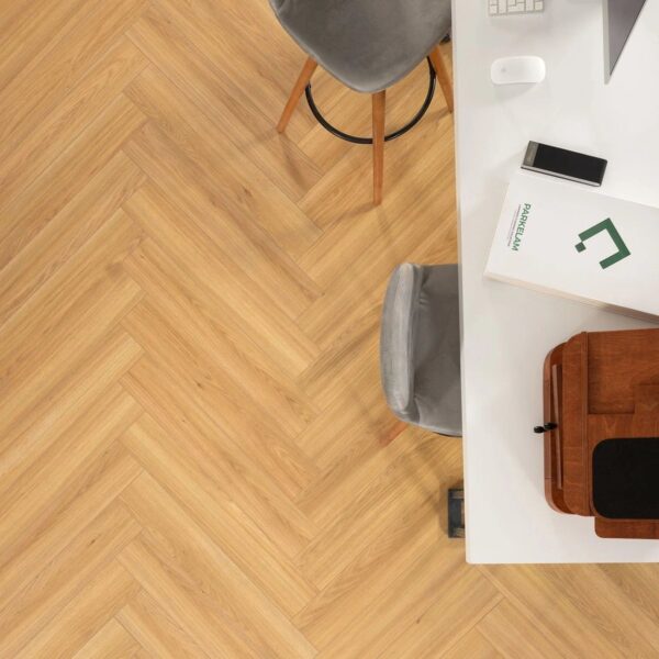 Çamsan Diamond Seri Aterna 8006 laminat parke döşenmiş oda