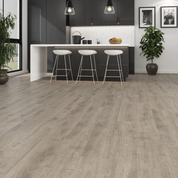 Çamsan Silver Seri Acar Meşe 5004 laminat parke döşenmiş oda