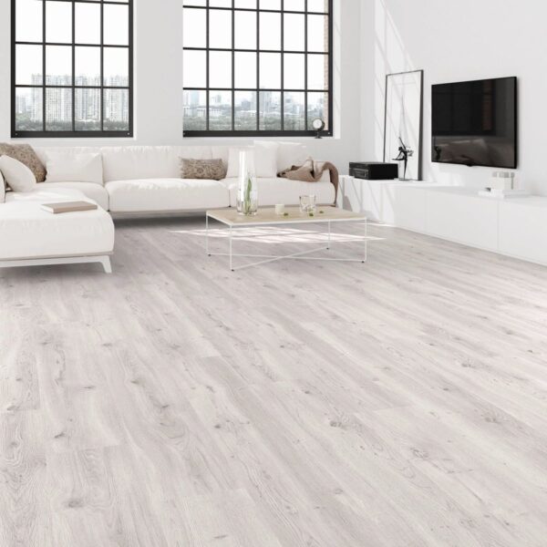 Çamsan Silver Seri Karya Meşe 5005 laminat parke döşenmiş oda